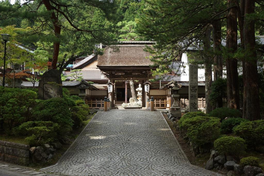 Hotel Koyasan Shukubo Saizenin Esterno foto